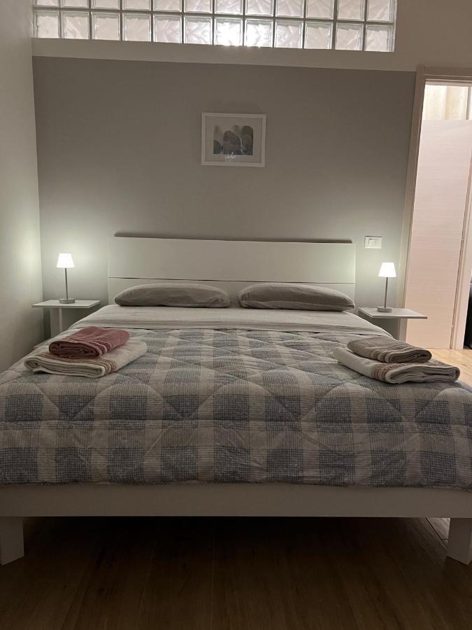 Appartamento Con Due Camere Da Letto E Free Park เวโรนา ภายนอก รูปภาพ